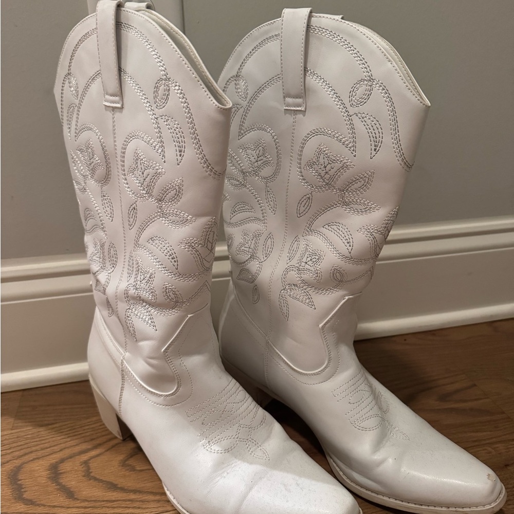 Amazon White Heeled Boots with Western Embroidery
